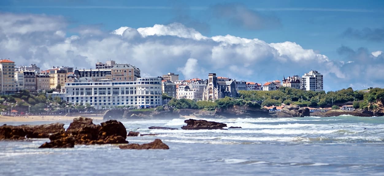 Pourquoi un commerce à Biarritz a absolument besoin d’un site internet en 2026